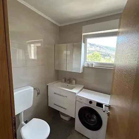 Daire Ella And Oskar Mostar